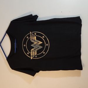 Wonder woman short-sleeved shirts for women size L